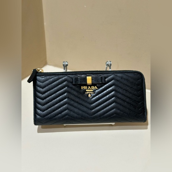 PRADA
Diagramme Navy leather wallet - Picture 1 of 15